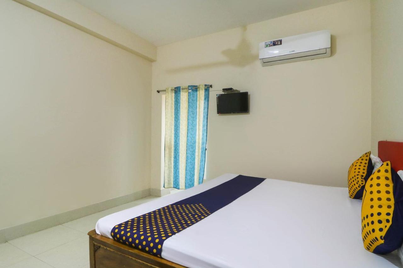 Spot On 68151 Prafulla Palace Hotell Jatani Exteriör bild