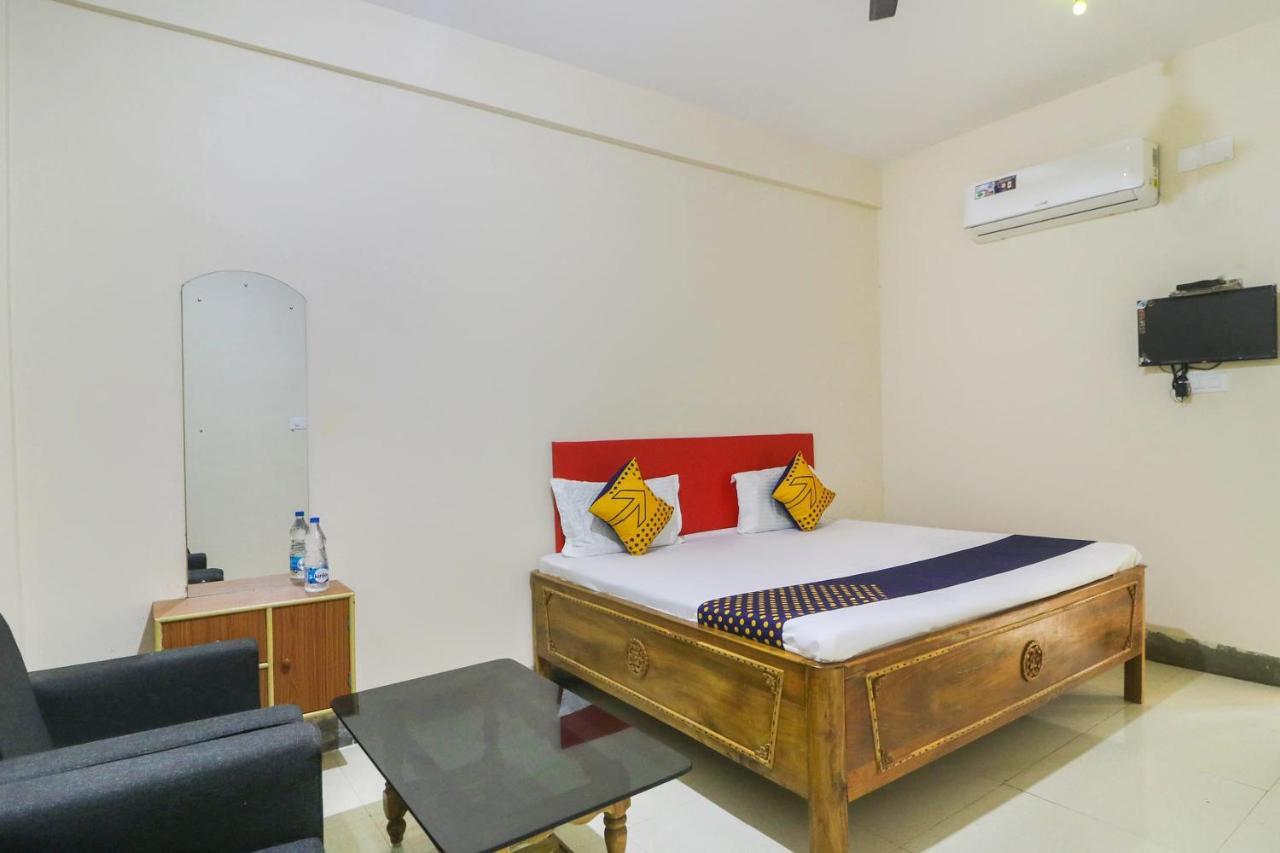 Spot On 68151 Prafulla Palace Hotell Jatani Exteriör bild